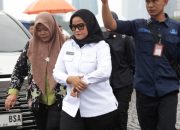 Diguyur hujan, Ela Azwar tetap semangat ikuti Gladi Pelantikan Kepala Daerah Terpilih