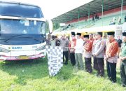 PEMERINTAH KABUPATEN LAMPUNG UTARA LEPAS KEBERANGKATAN JEMAAH HAJI SEBANYAK 47 ORANG, KLOTER 2 TAHUN 2025
